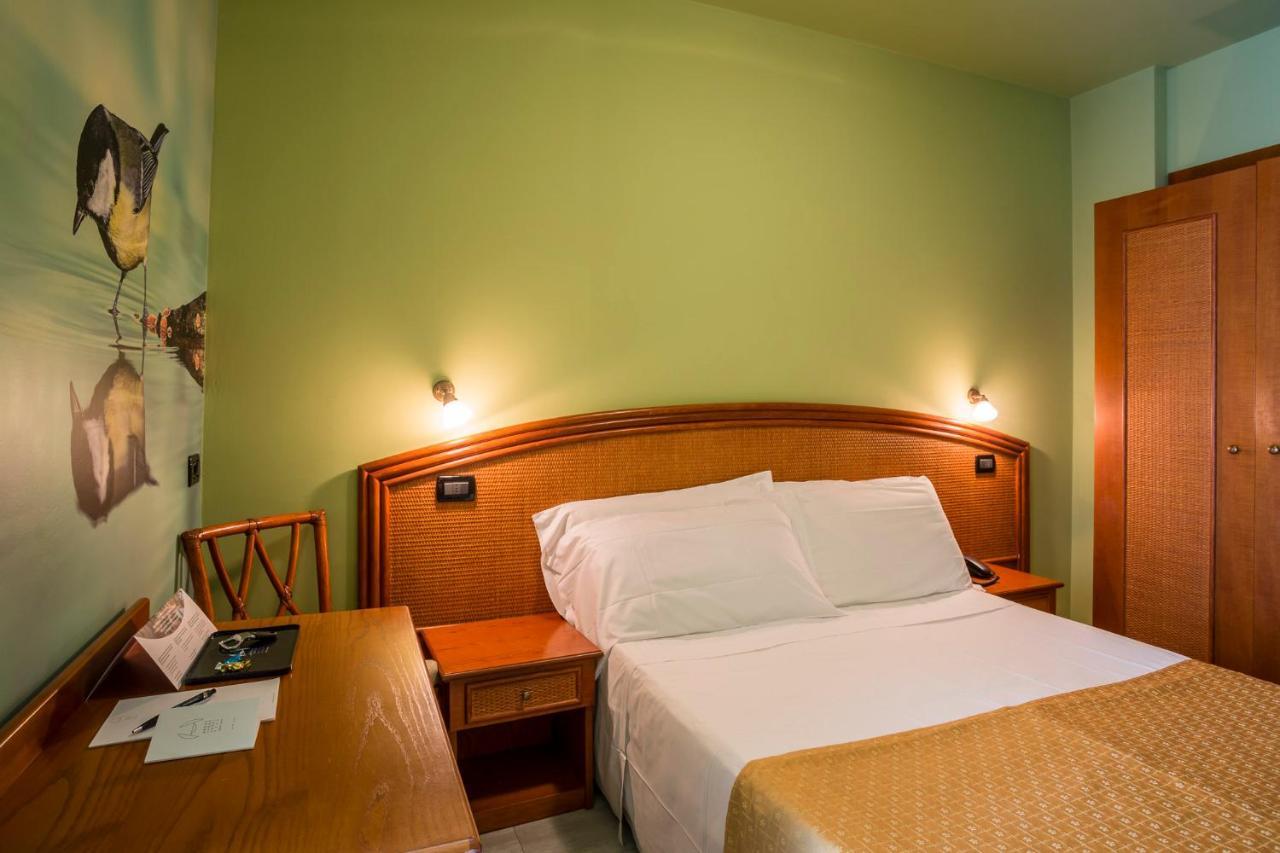 Hotel Ambassador Bibione Buitenkant foto
