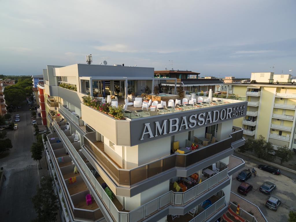 Hotel Ambassador Bibione Buitenkant foto