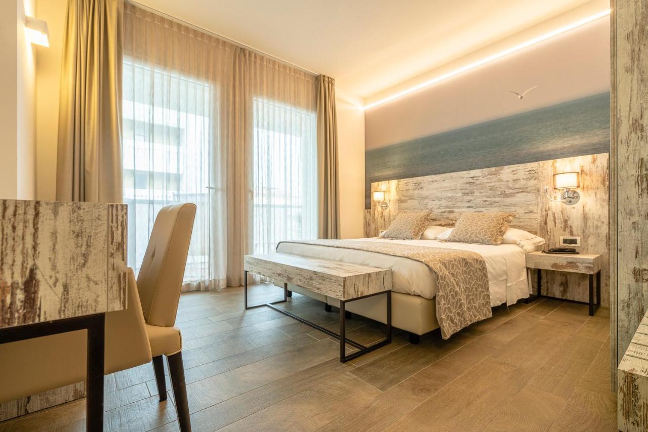 Hotel Ambassador Bibione Buitenkant foto