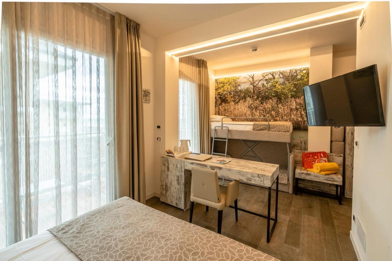 Hotel Ambassador Bibione Buitenkant foto