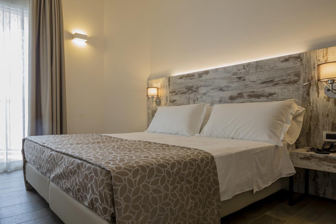 Hotel Ambassador Bibione Buitenkant foto